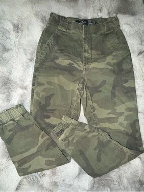 HollisterCo Camouflage Jogger Pants